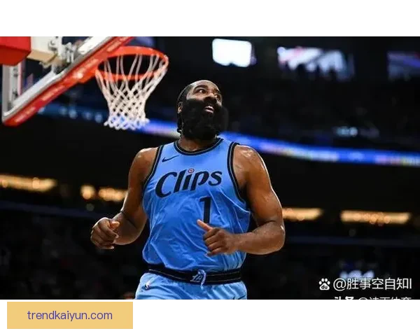 帕尔马防守体系状态稳定,期待在接下来的赛事中继续发挥出色 帕尔马防守体系状态稳定,期待在接下来的赛事中继续发挥出色