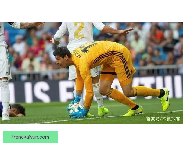 库尔图瓦传球数据分析显示其表现稳健，助力球队构建攻防转换策略。