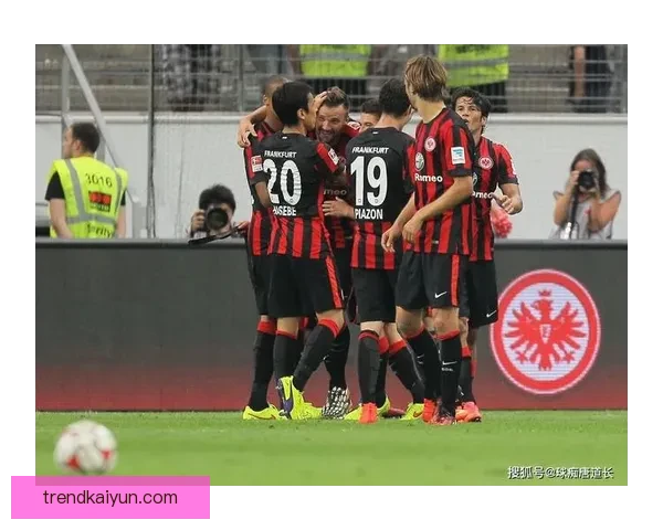 足球豪门本赛季积分走势清晰，竞争格局持续升级